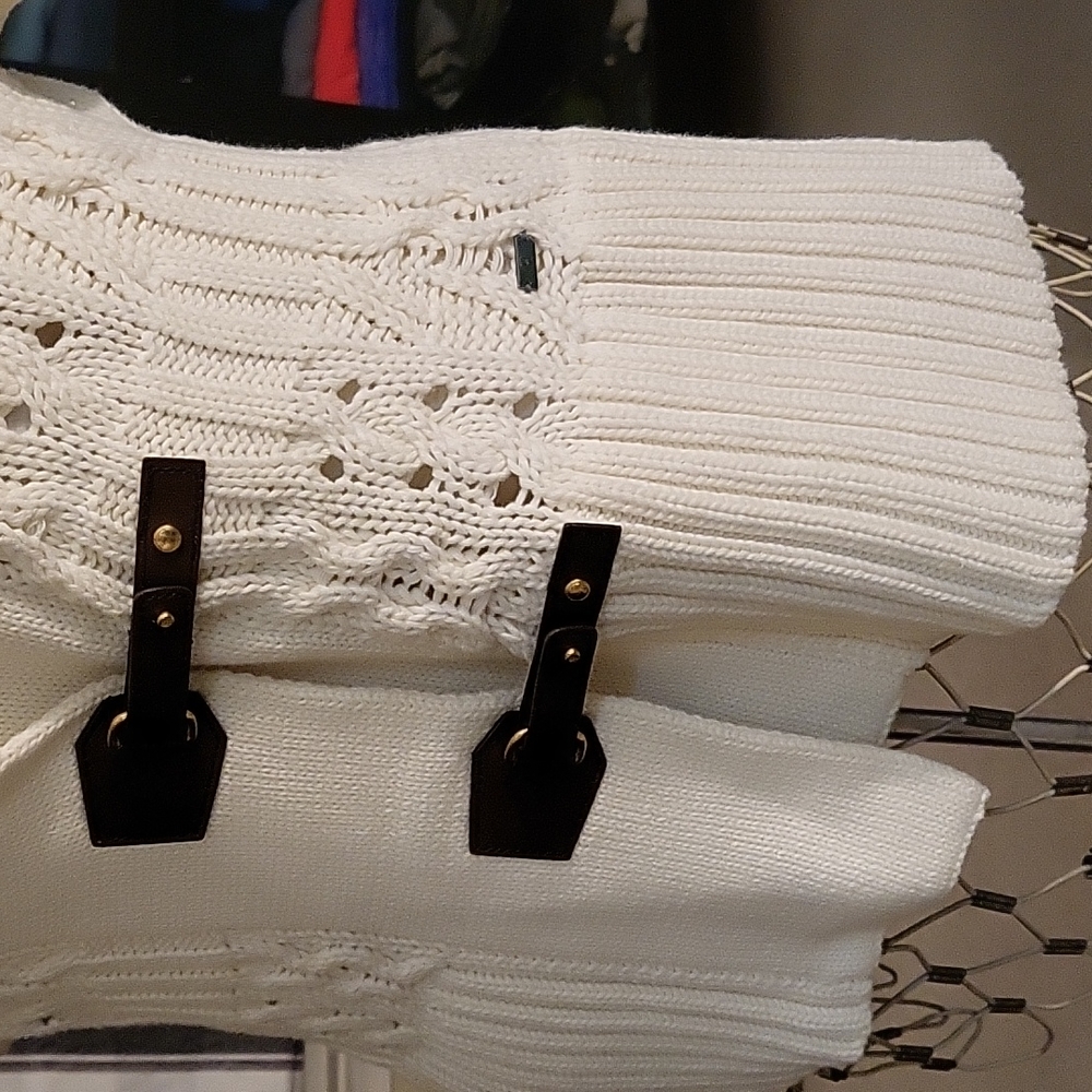 Tommy Hilfiger Cable Knit Sweater. Cream with brown leather trim. Size L - Picture 6 of 10